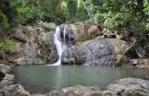 Cachoeira que forma um belo poço, logo acima da Argyle, a maior de Tobago, próximo à Speyside